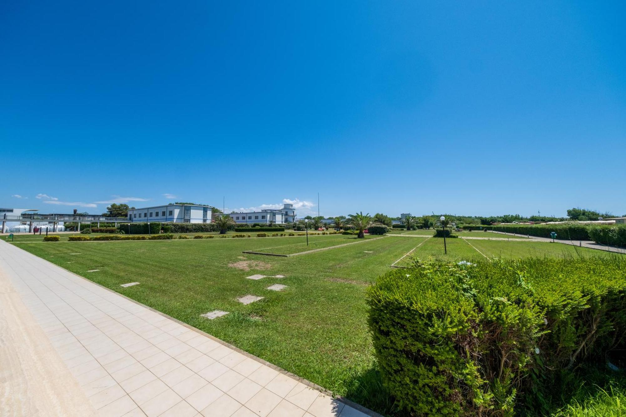 Solidago Residence Tirrenia Exteriér fotografie