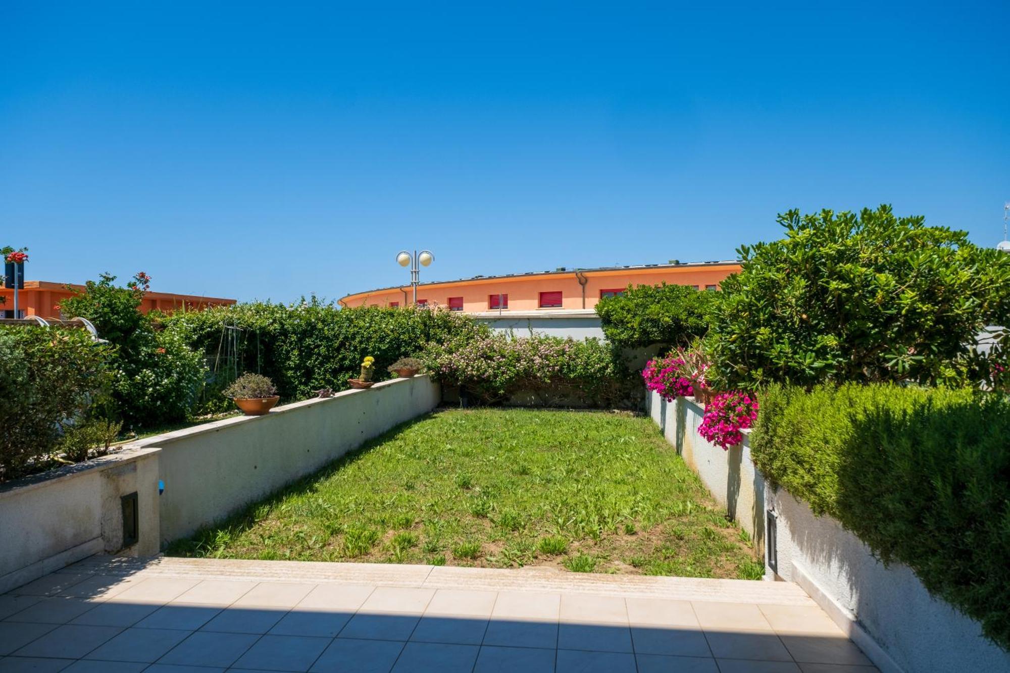 Solidago Residence Tirrenia Exteriér fotografie